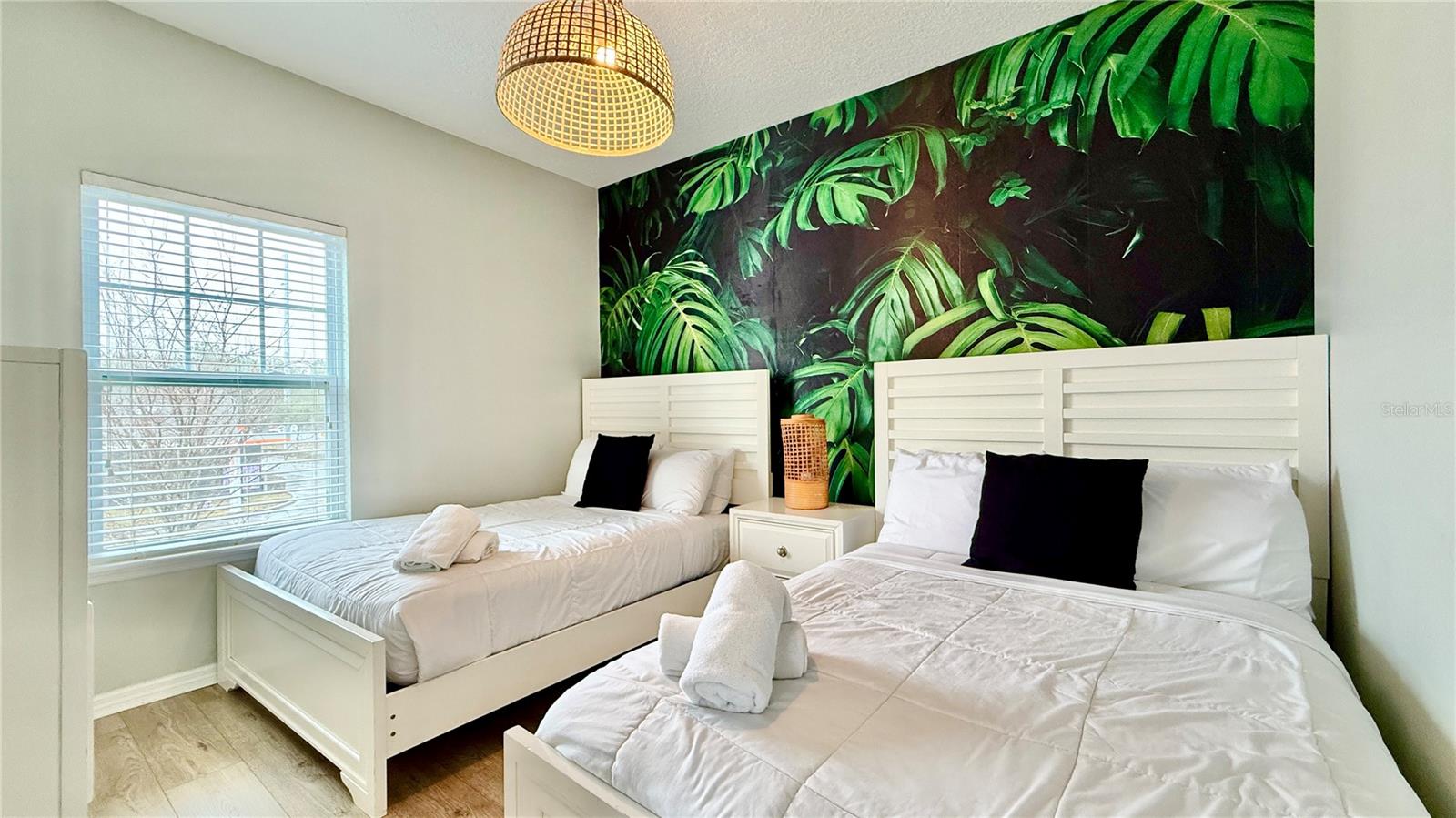 8947 SHINE Dr KISSIMMEE, FL 34747