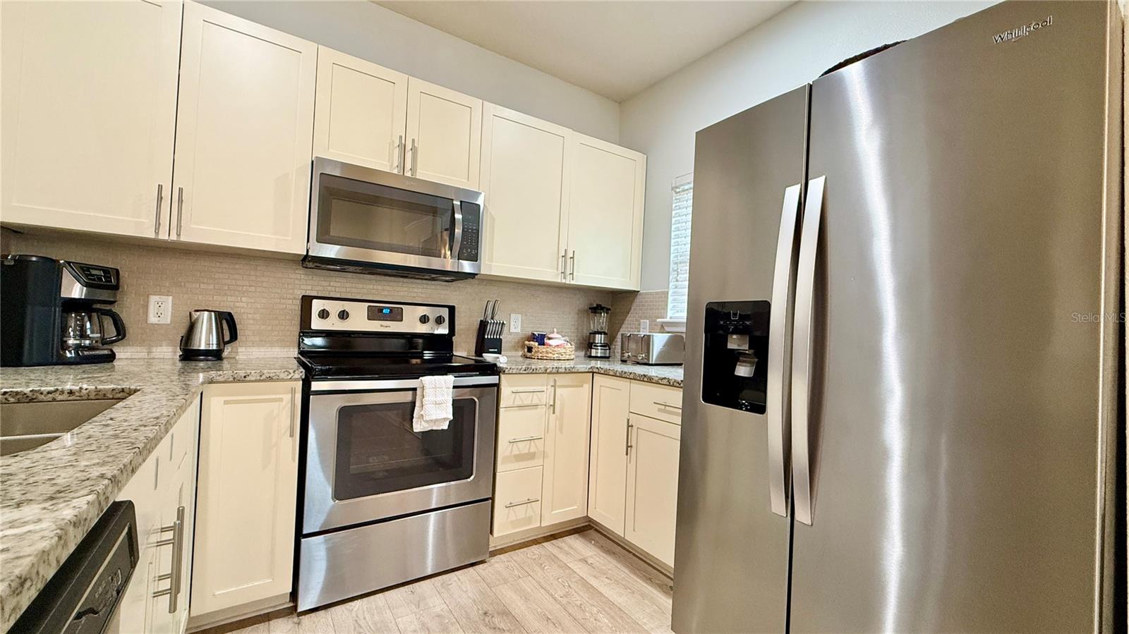 8947 SHINE Dr KISSIMMEE, FL 34747