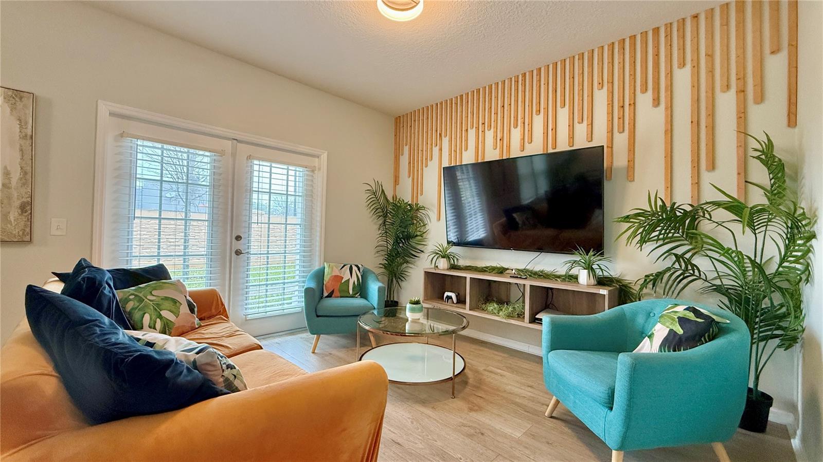 8947 SHINE Dr KISSIMMEE, FL 34747