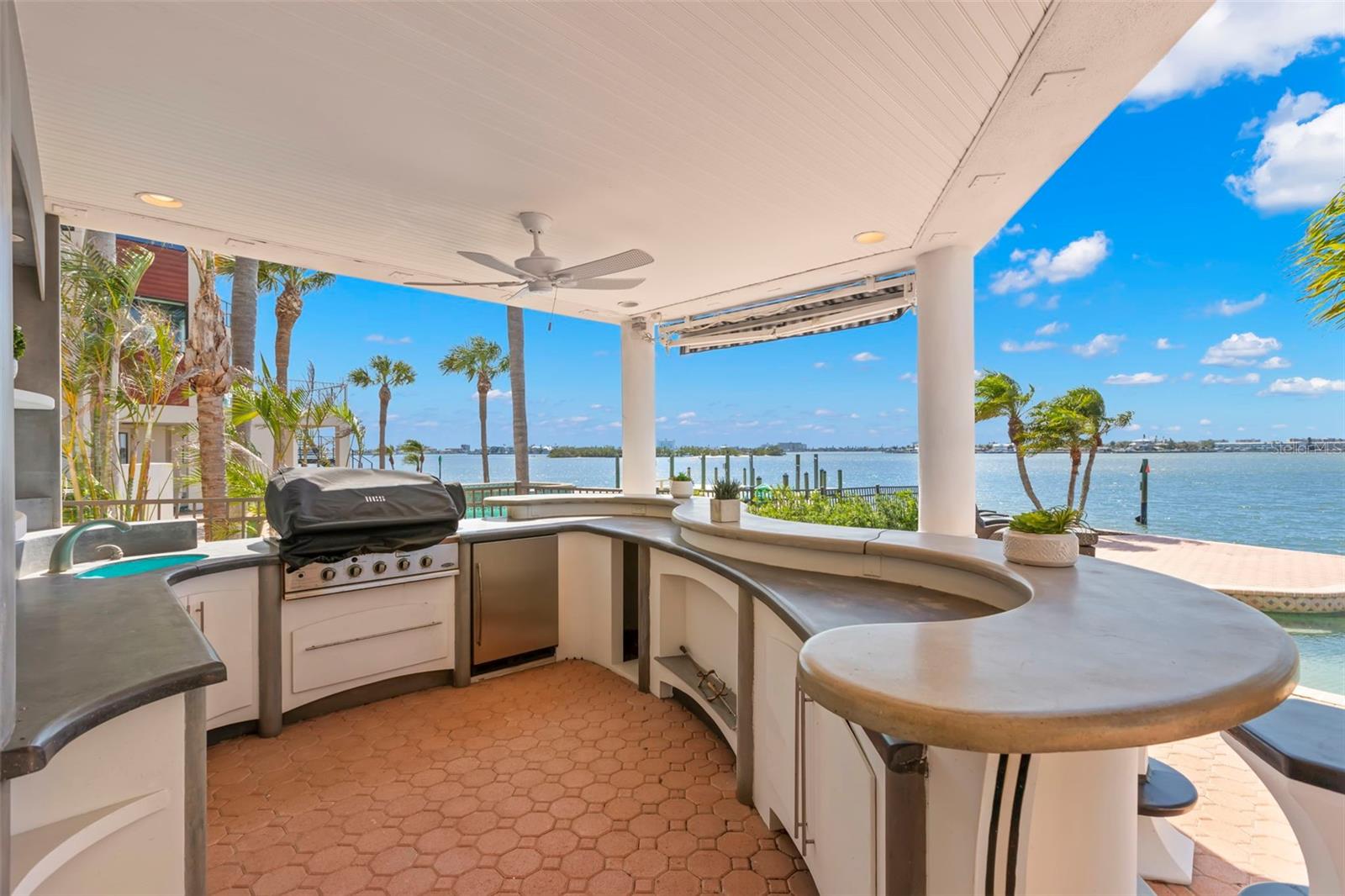 6130 KIPPS COLONY Dr GULFPORT, FL 33707