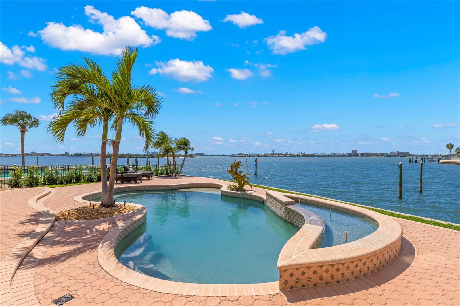 6130 KIPPS COLONY Dr GULFPORT, FL 33707