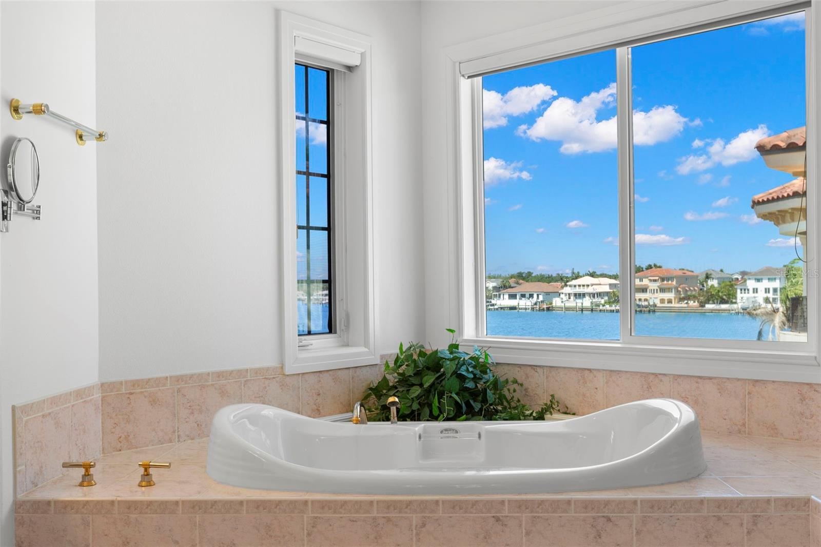 6130 KIPPS COLONY Dr GULFPORT, FL 33707