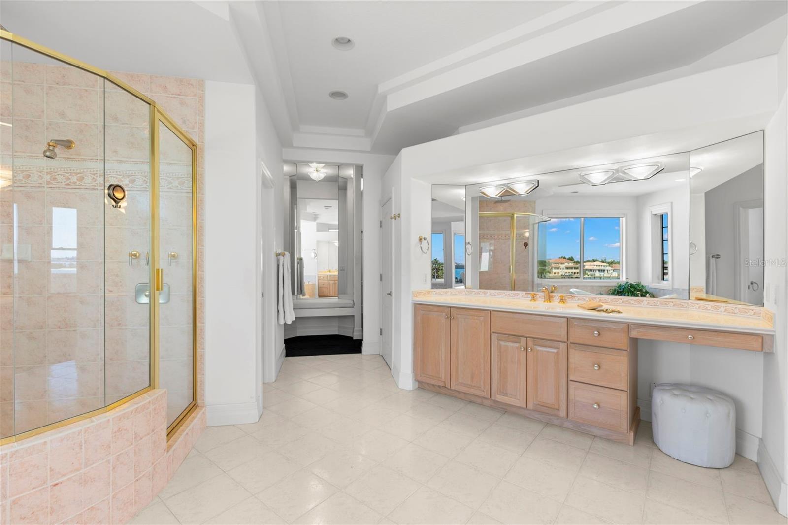 6130 KIPPS COLONY Dr GULFPORT, FL 33707