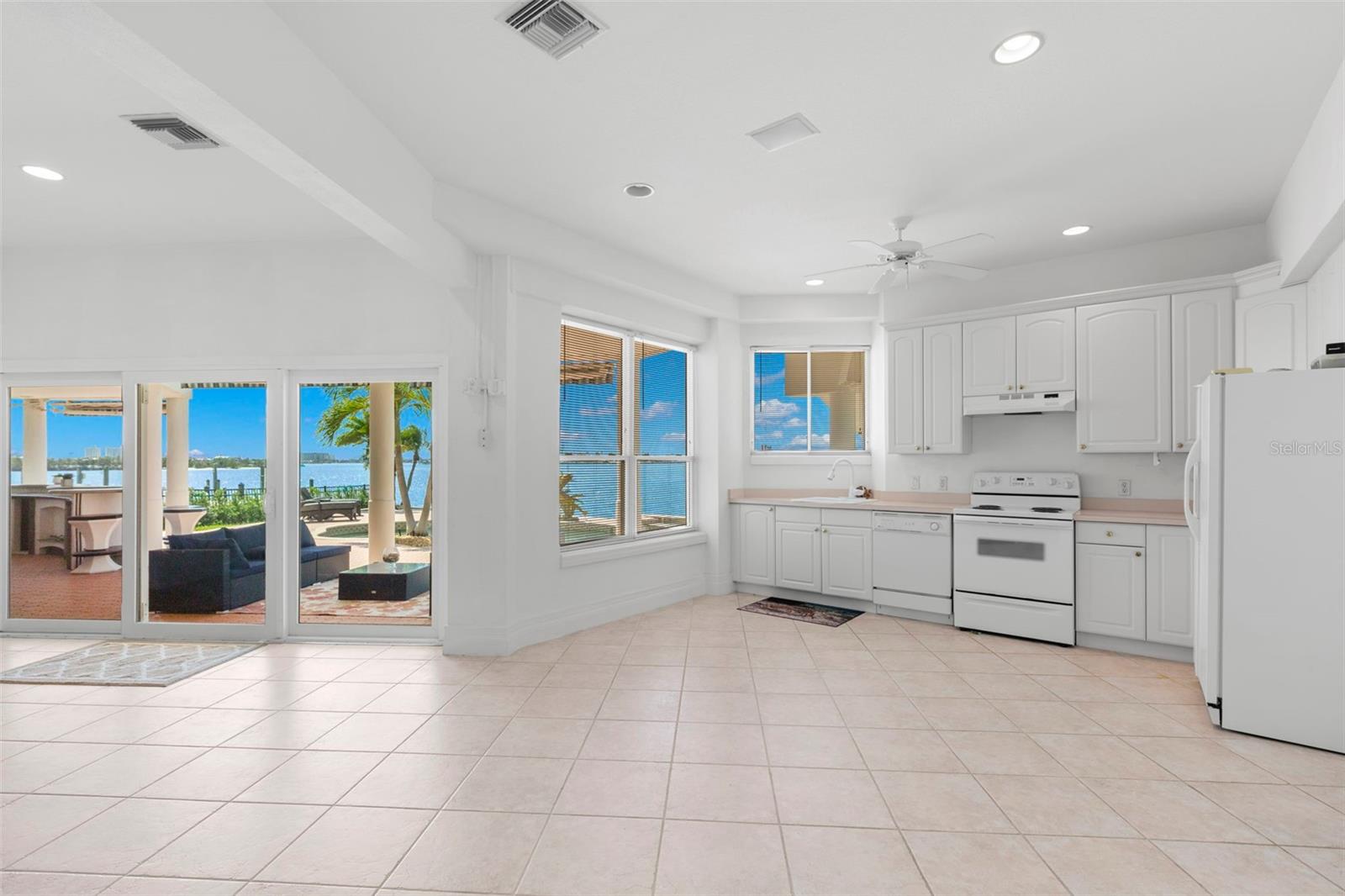 6130 KIPPS COLONY Dr GULFPORT, FL 33707