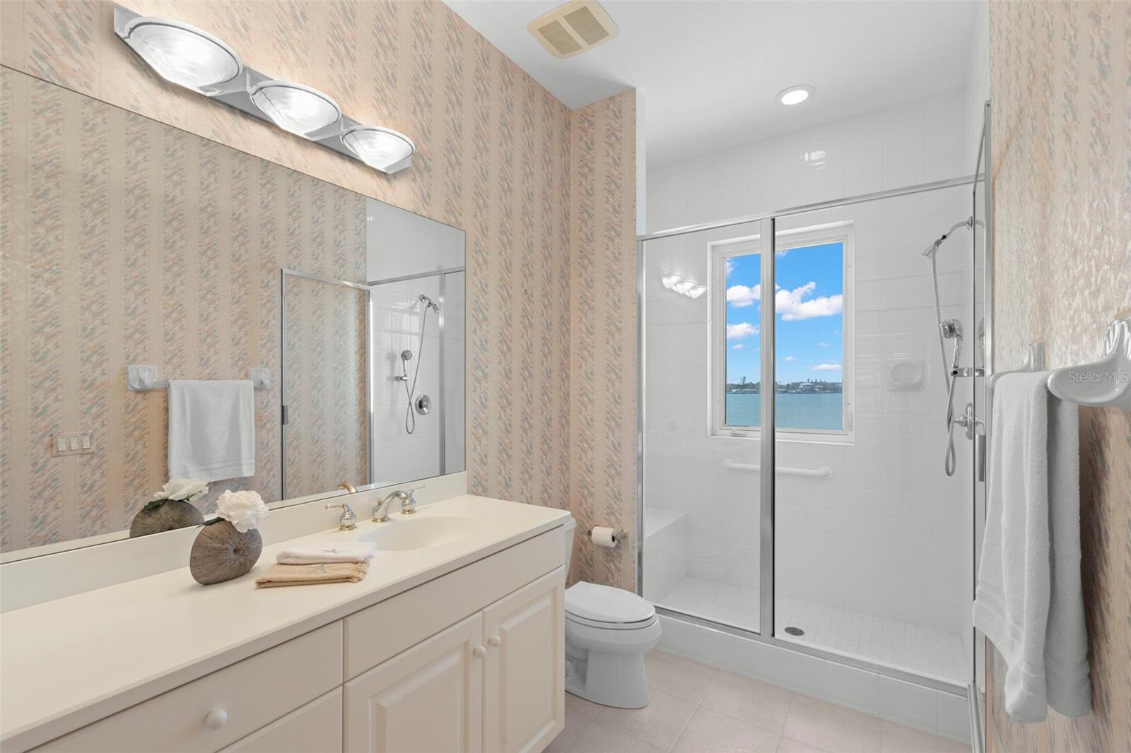 6130 KIPPS COLONY Dr GULFPORT, FL 33707