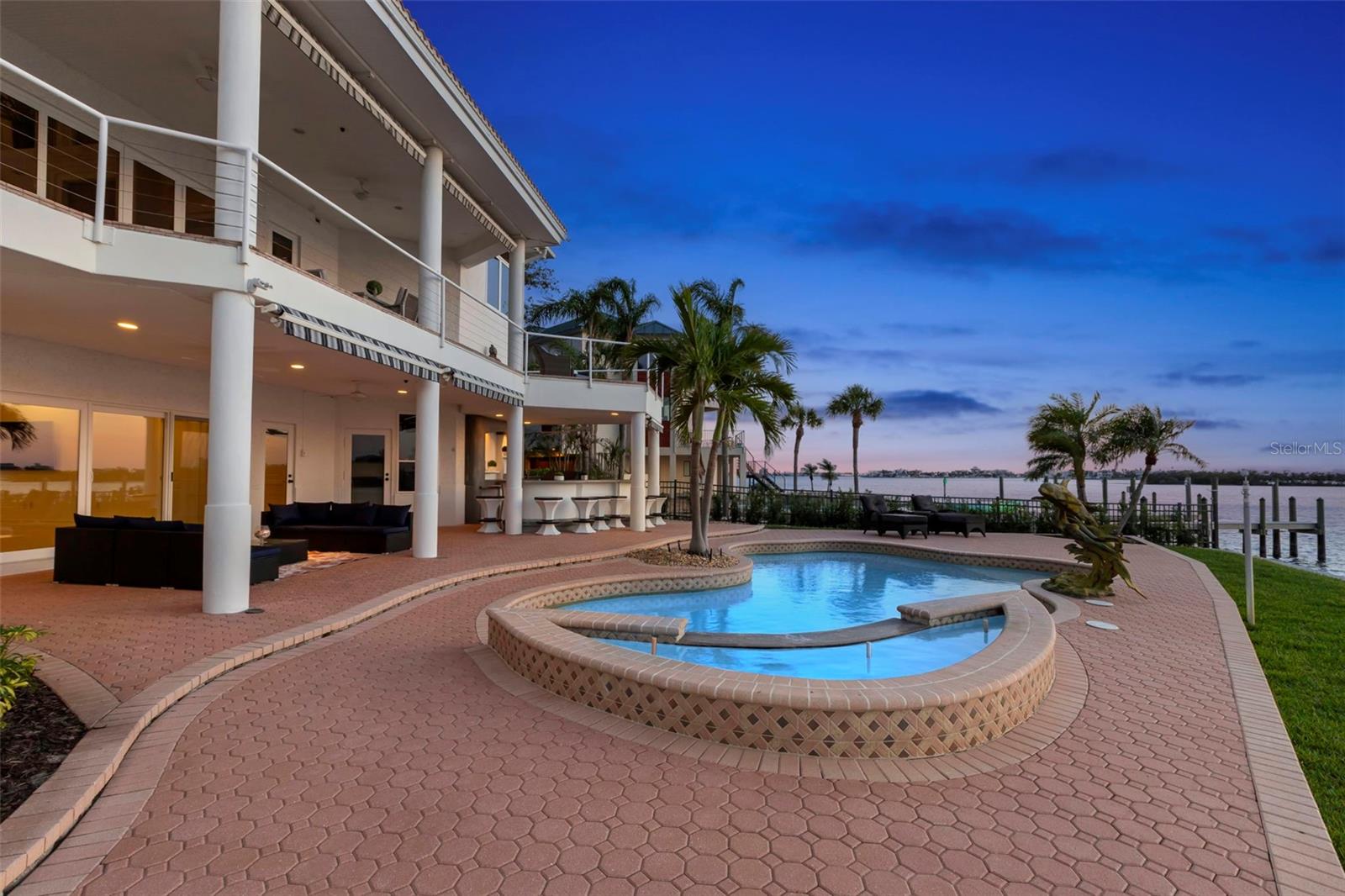 6130 KIPPS COLONY Dr GULFPORT, FL 33707