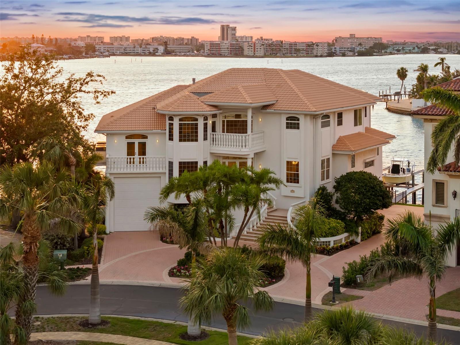 6130 KIPPS COLONY Dr GULFPORT, FL 33707