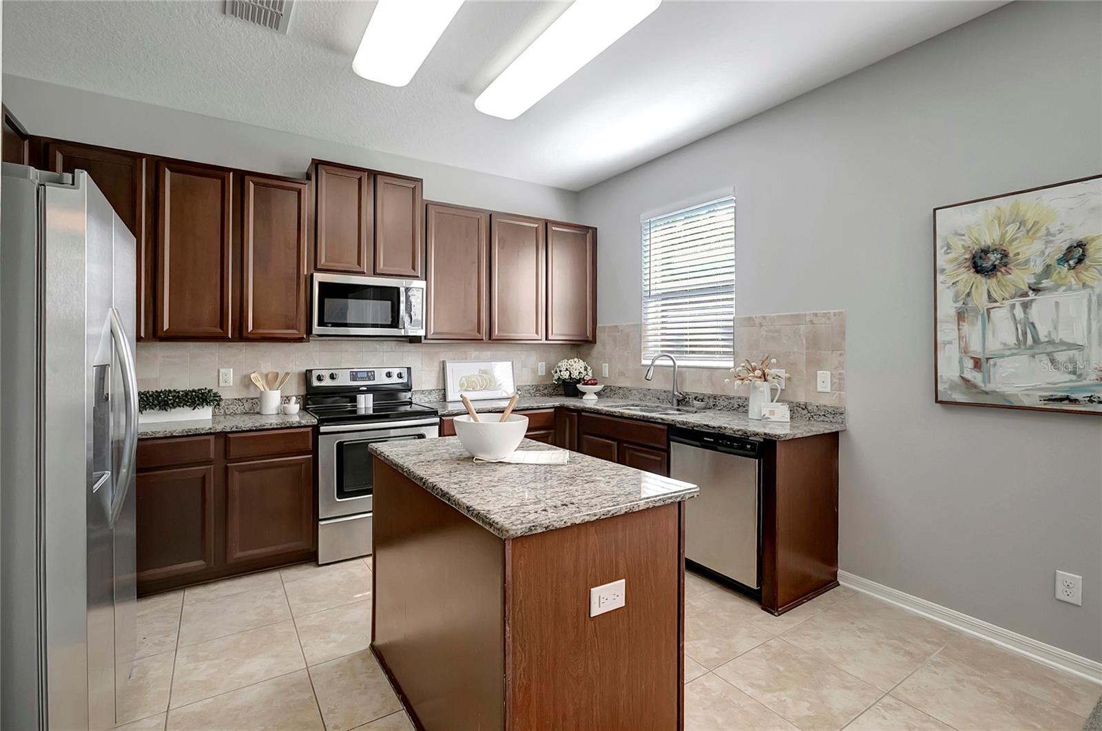 10653 PICTORIAL Park Dr TAMPA, FL 33647