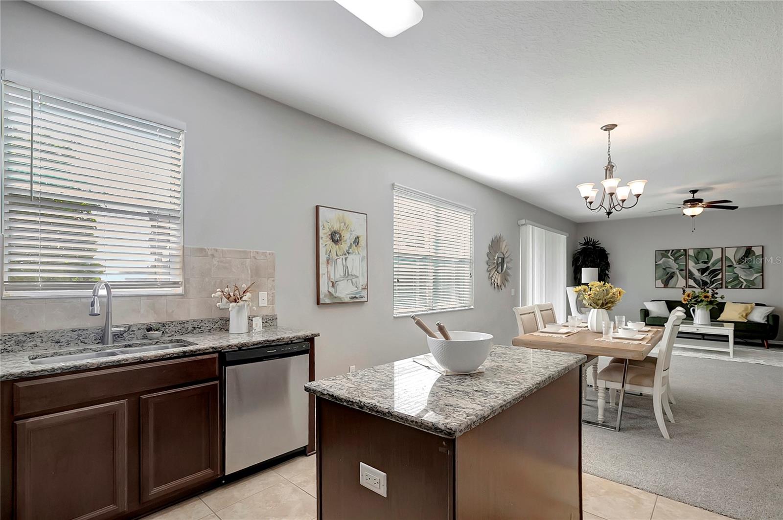 10653 PICTORIAL Park Dr TAMPA, FL 33647