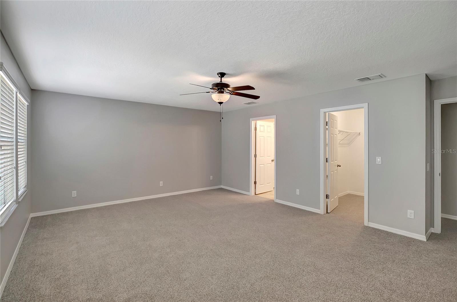 10653 PICTORIAL Park Dr TAMPA, FL 33647