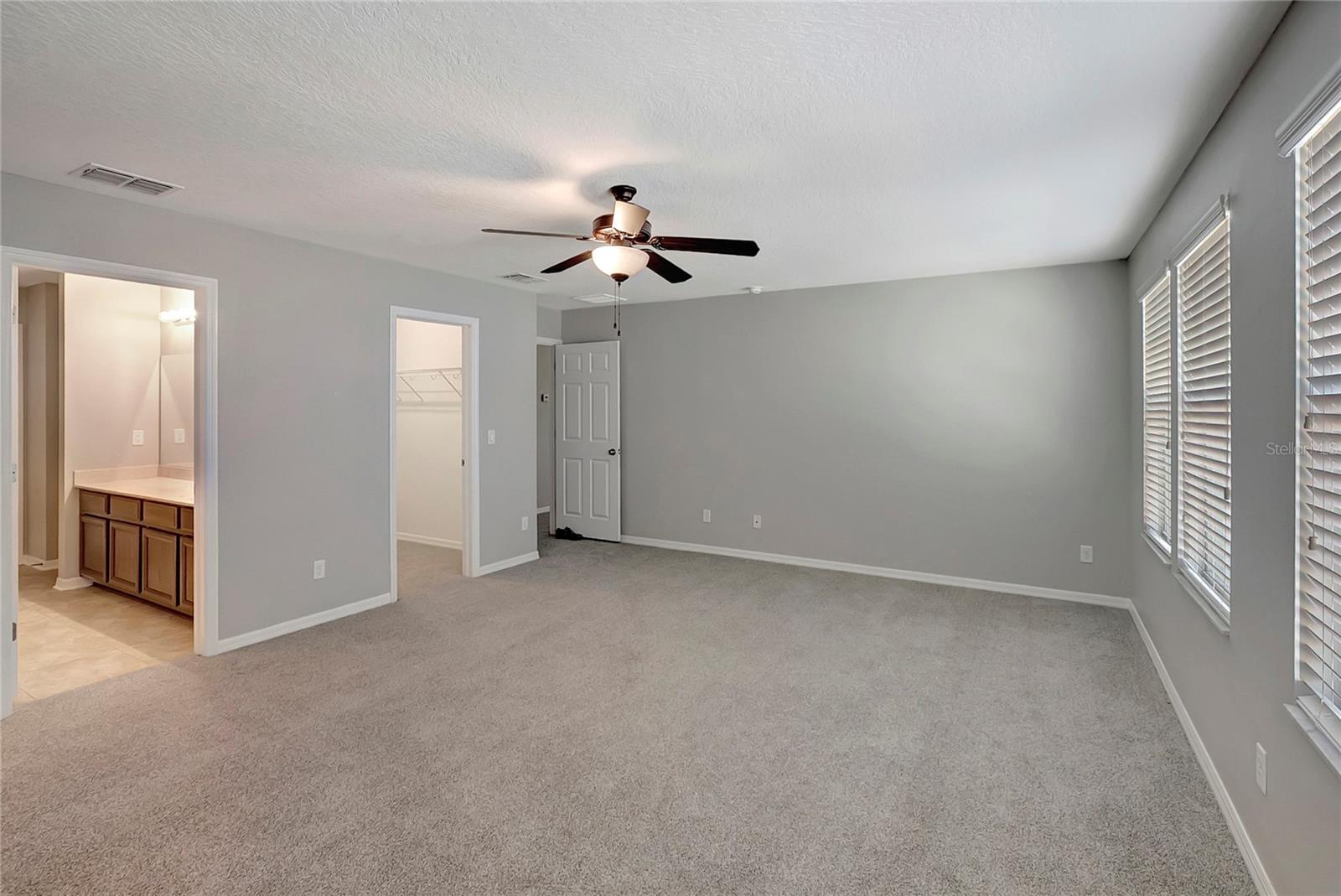 10653 PICTORIAL Park Dr TAMPA, FL 33647