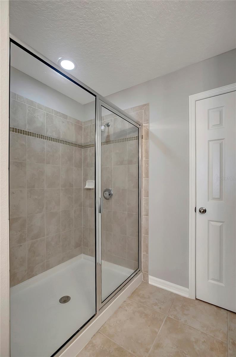 10653 PICTORIAL Park Dr TAMPA, FL 33647