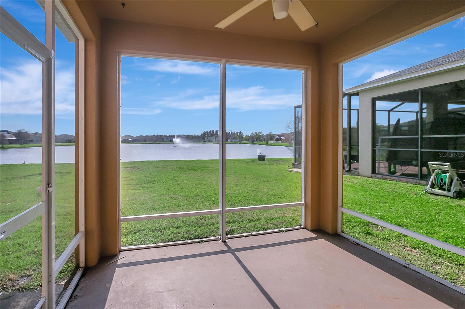 10653 PICTORIAL Park Dr TAMPA, FL 33647