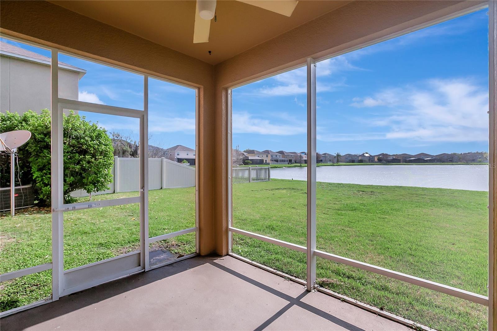 10653 PICTORIAL Park Dr TAMPA, FL 33647