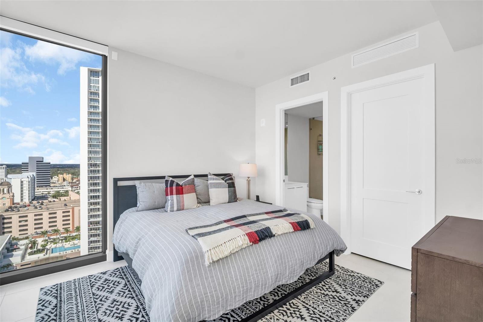 301 1ST St #2105 ST PETERSBURG, FL 33701