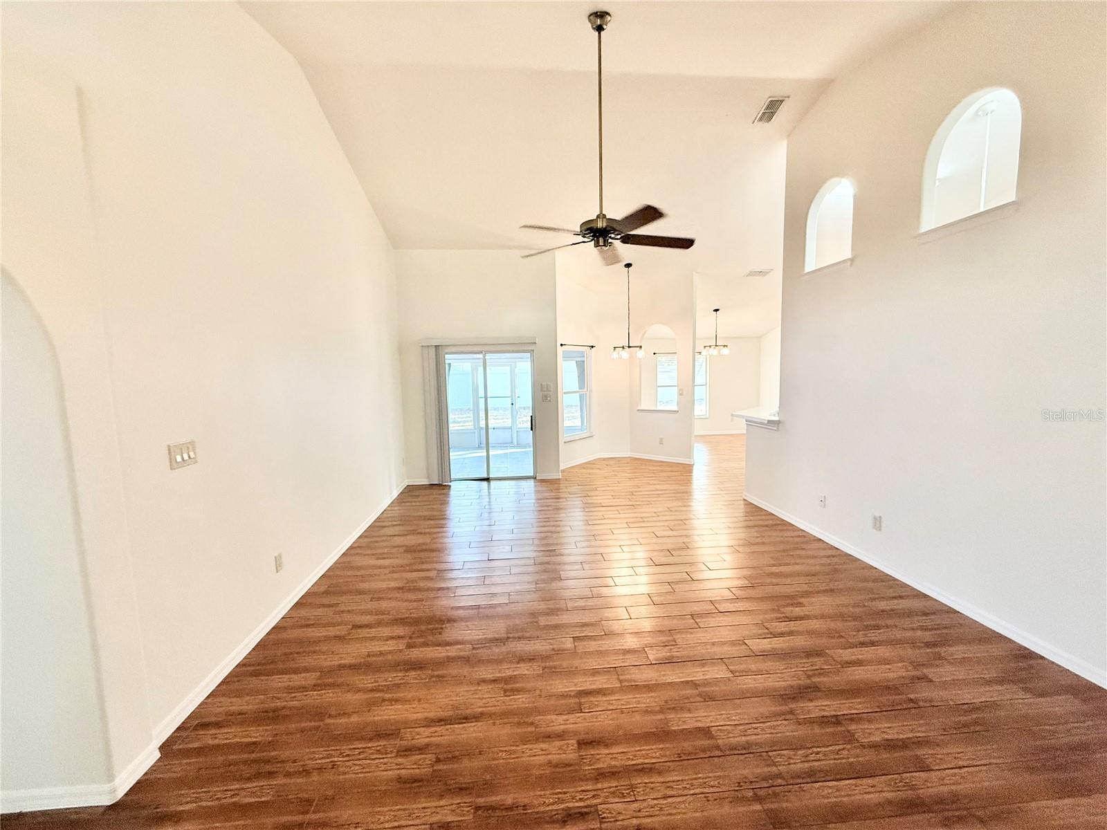 2494 TREMONT Dr EUSTIS, FL 32726