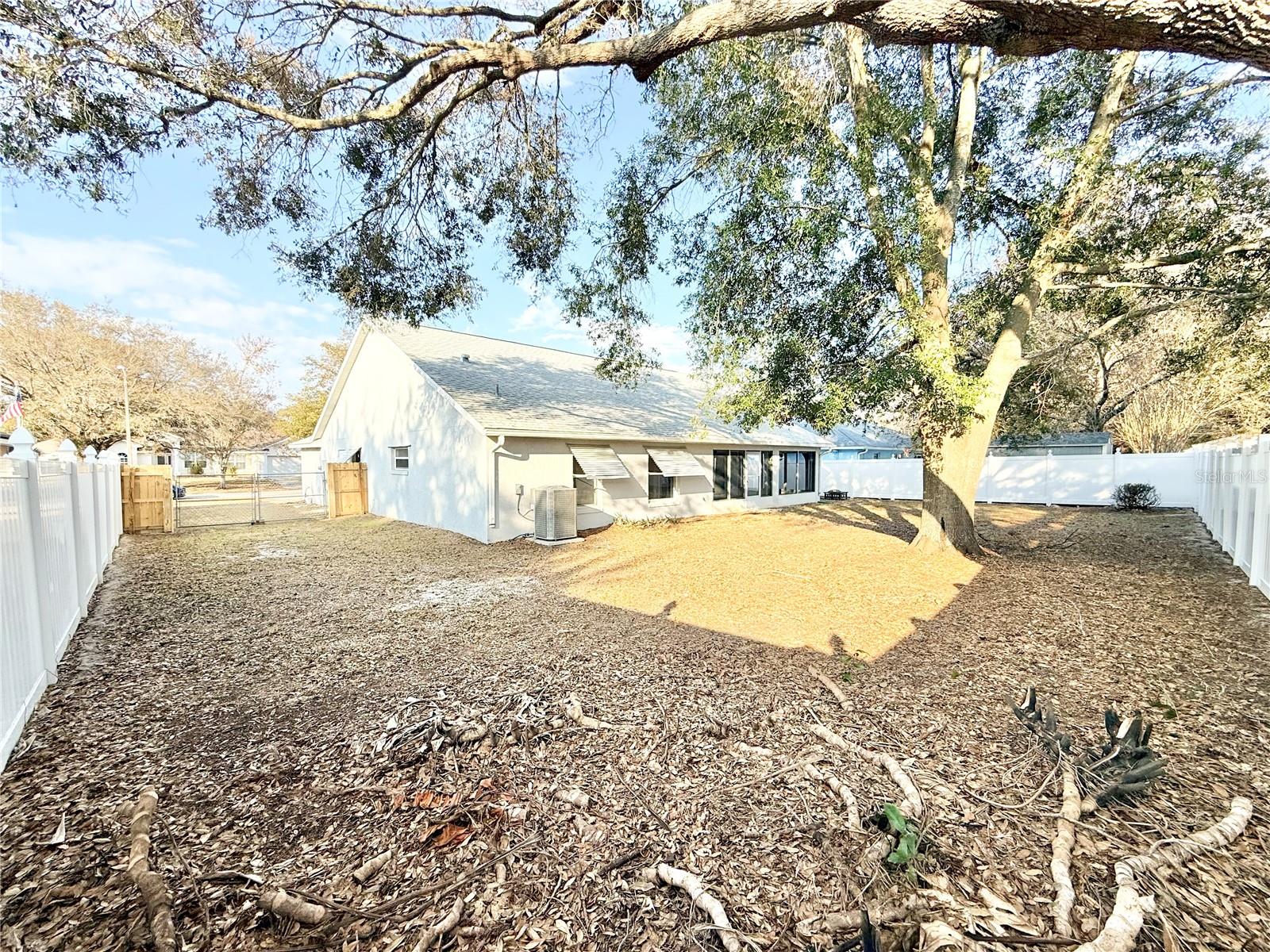 2494 TREMONT Dr EUSTIS, FL 32726