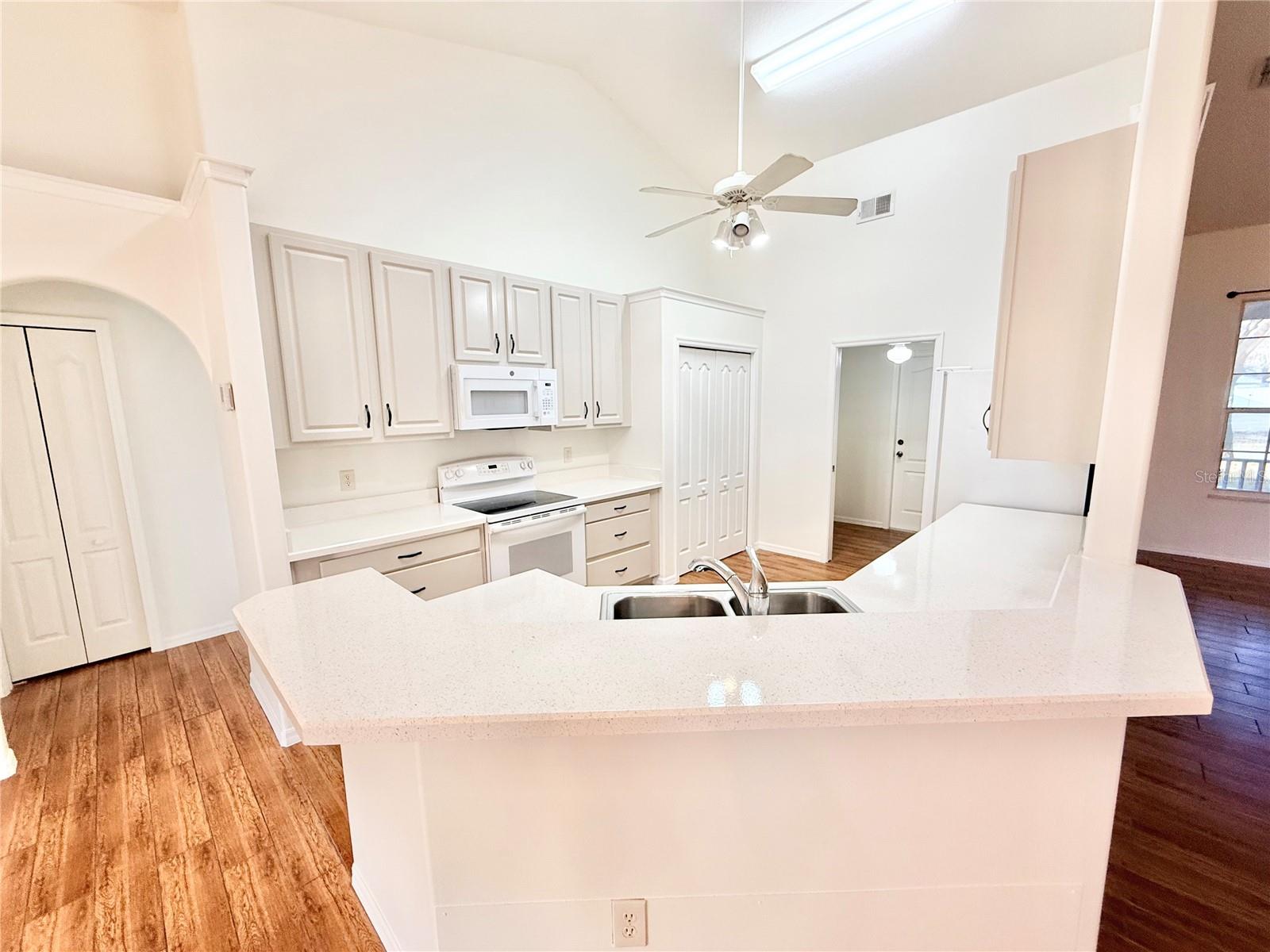 2494 TREMONT Dr EUSTIS, FL 32726