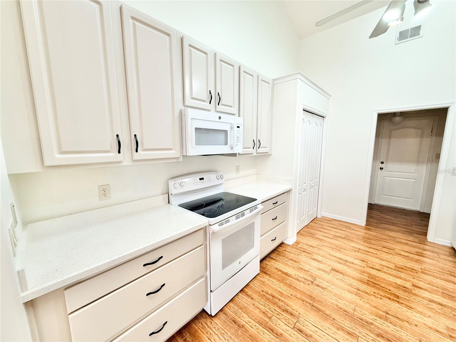 2494 TREMONT Dr EUSTIS, FL 32726