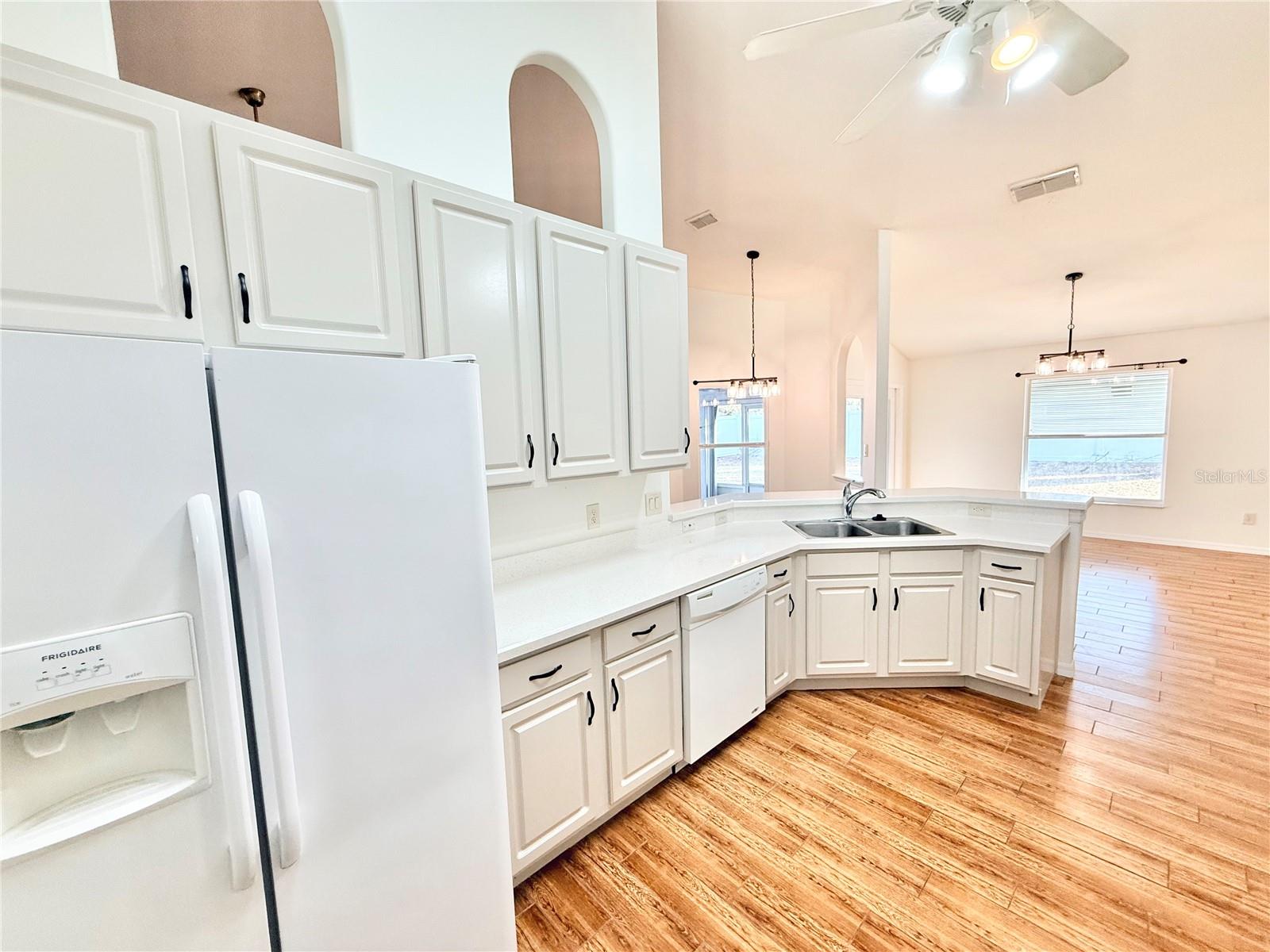 2494 TREMONT Dr EUSTIS, FL 32726