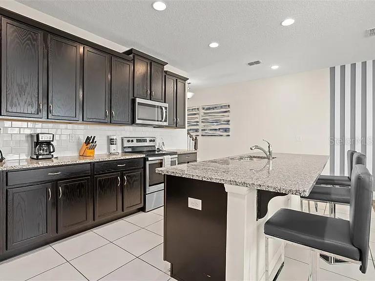 1521 CAREY PALM Cir KISSIMMEE, FL 34747