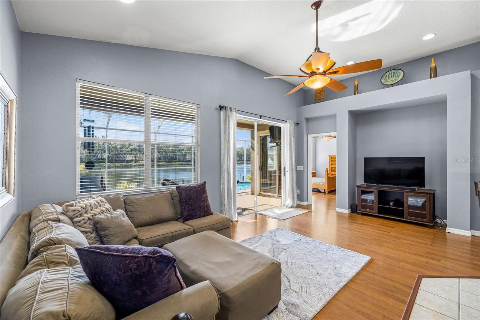 8425 FENWICK Ave TAMPA, FL 33647