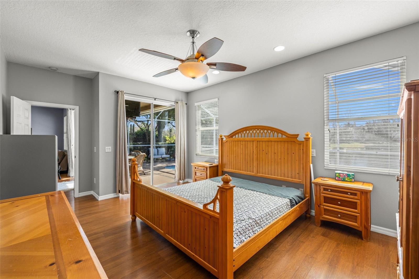 8425 FENWICK Ave TAMPA, FL 33647