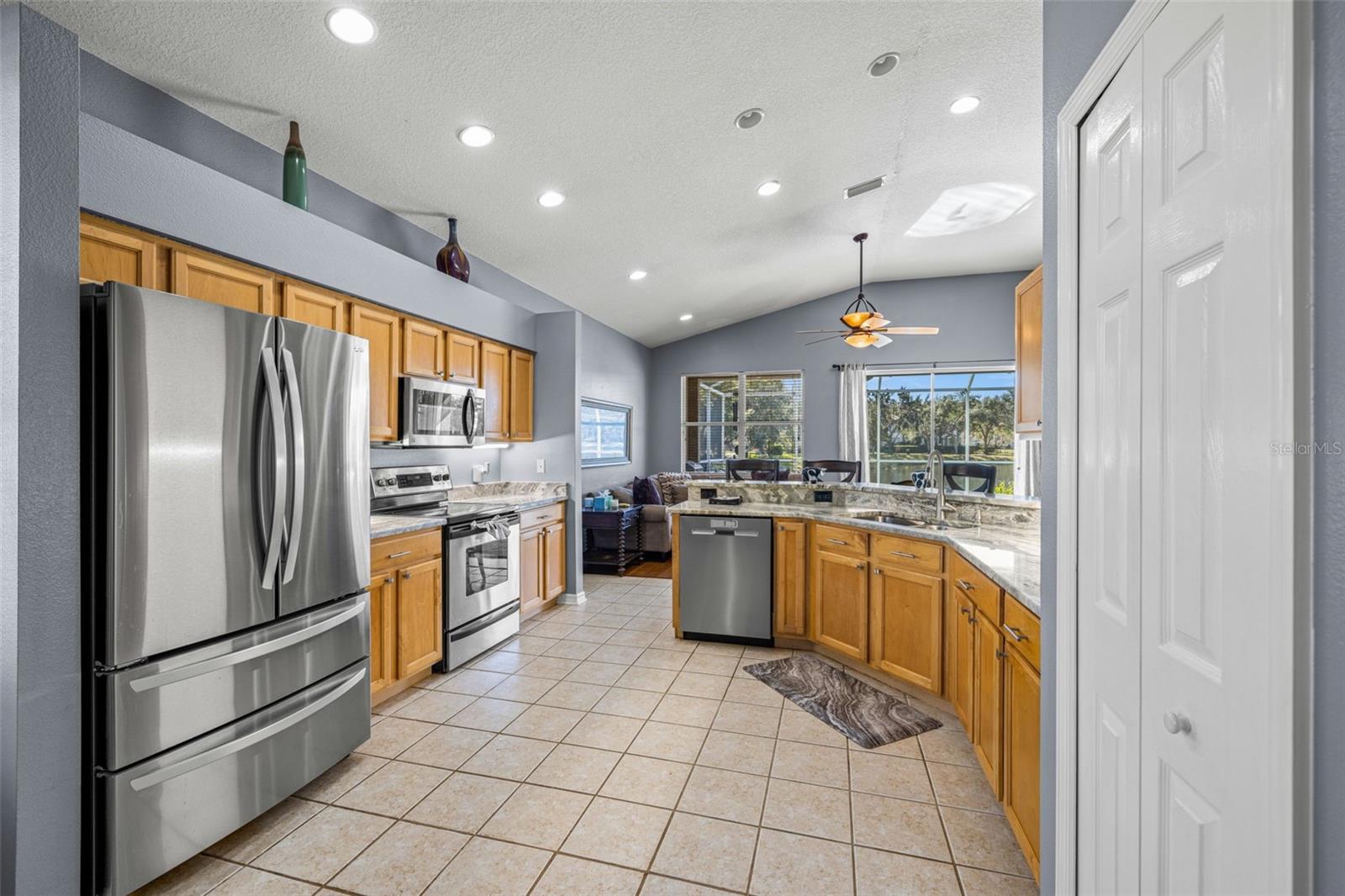 8425 FENWICK Ave TAMPA, FL 33647