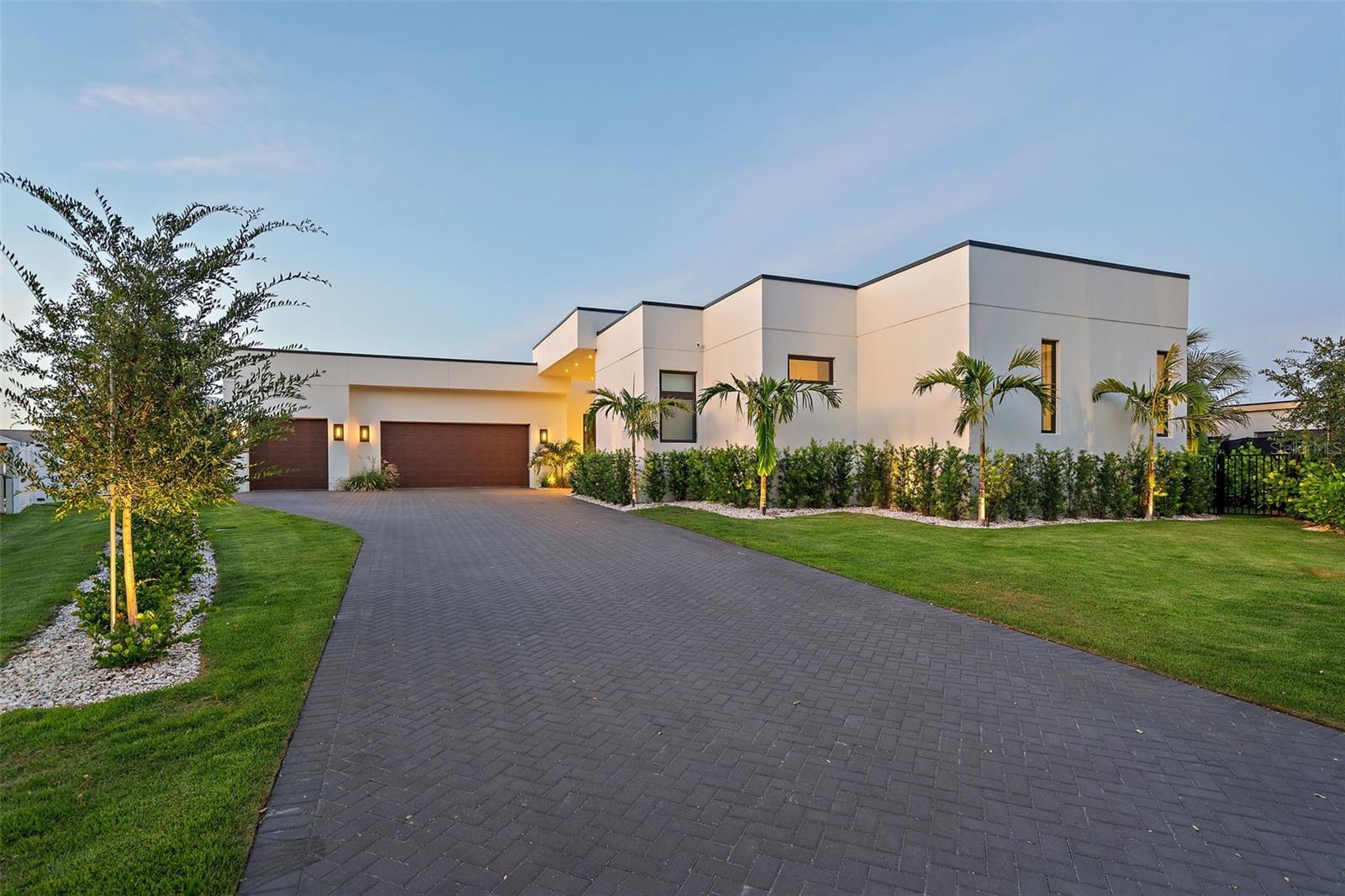 501 BARCELONA Dr TIERRA VERDE, FL 33715