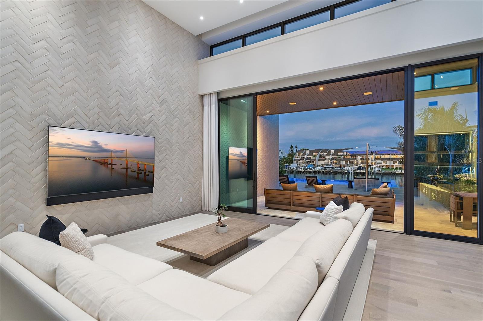 501 BARCELONA Dr TIERRA VERDE, FL 33715