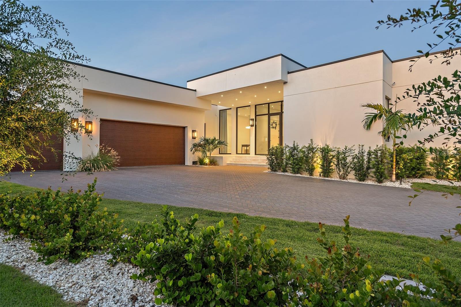 501 BARCELONA Dr TIERRA VERDE, FL 33715