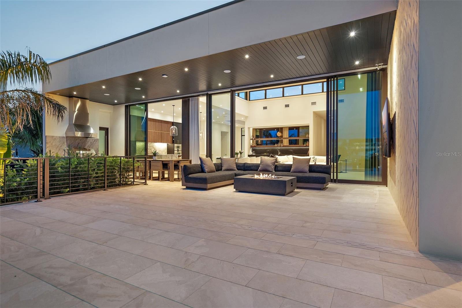 501 BARCELONA Dr TIERRA VERDE, FL 33715