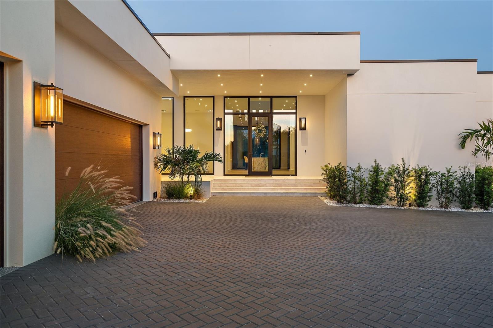 501 BARCELONA Dr TIERRA VERDE, FL 33715