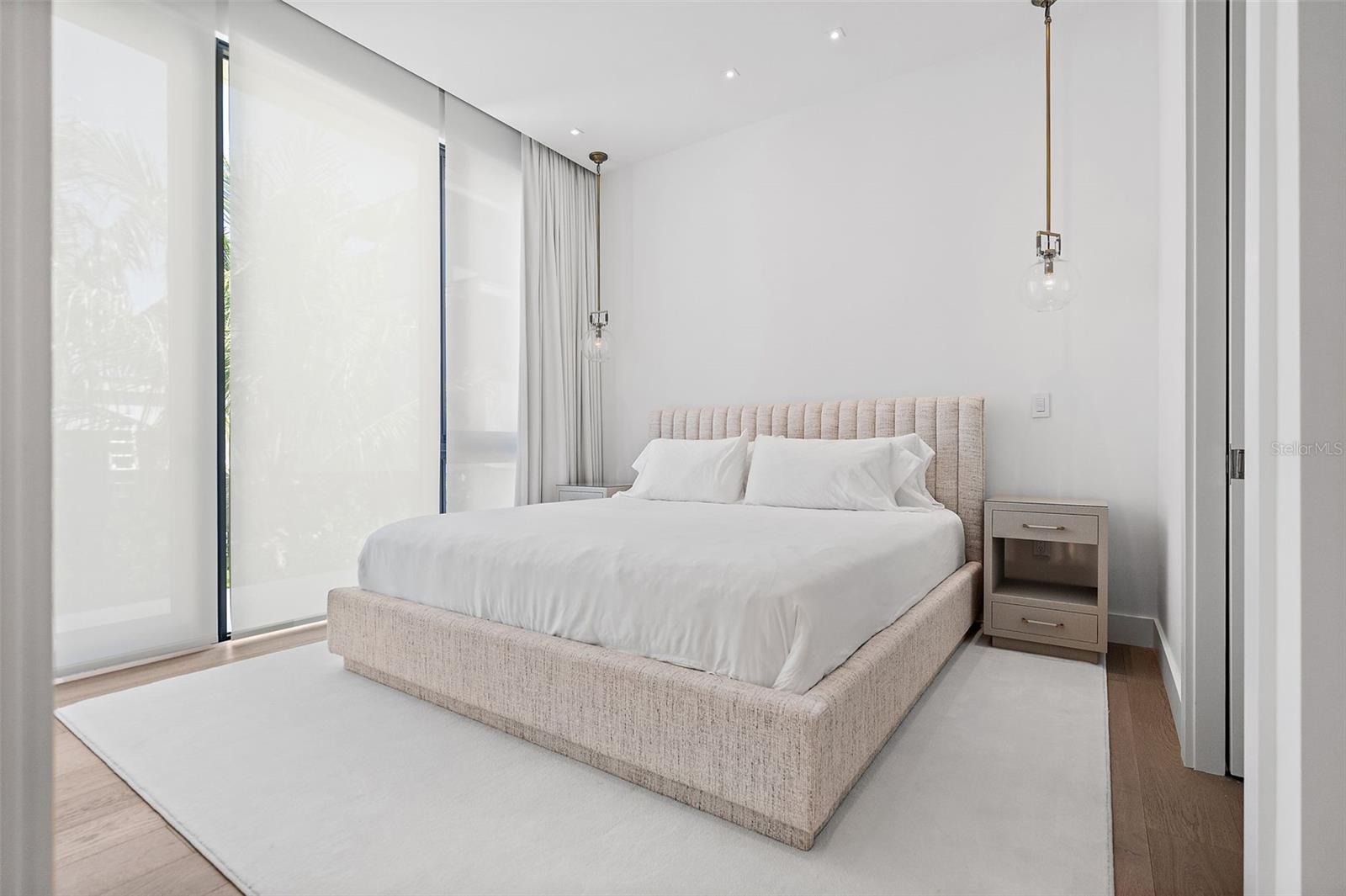 501 BARCELONA Dr TIERRA VERDE, FL 33715