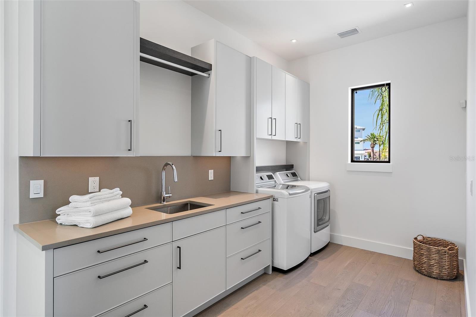 501 BARCELONA Dr TIERRA VERDE, FL 33715