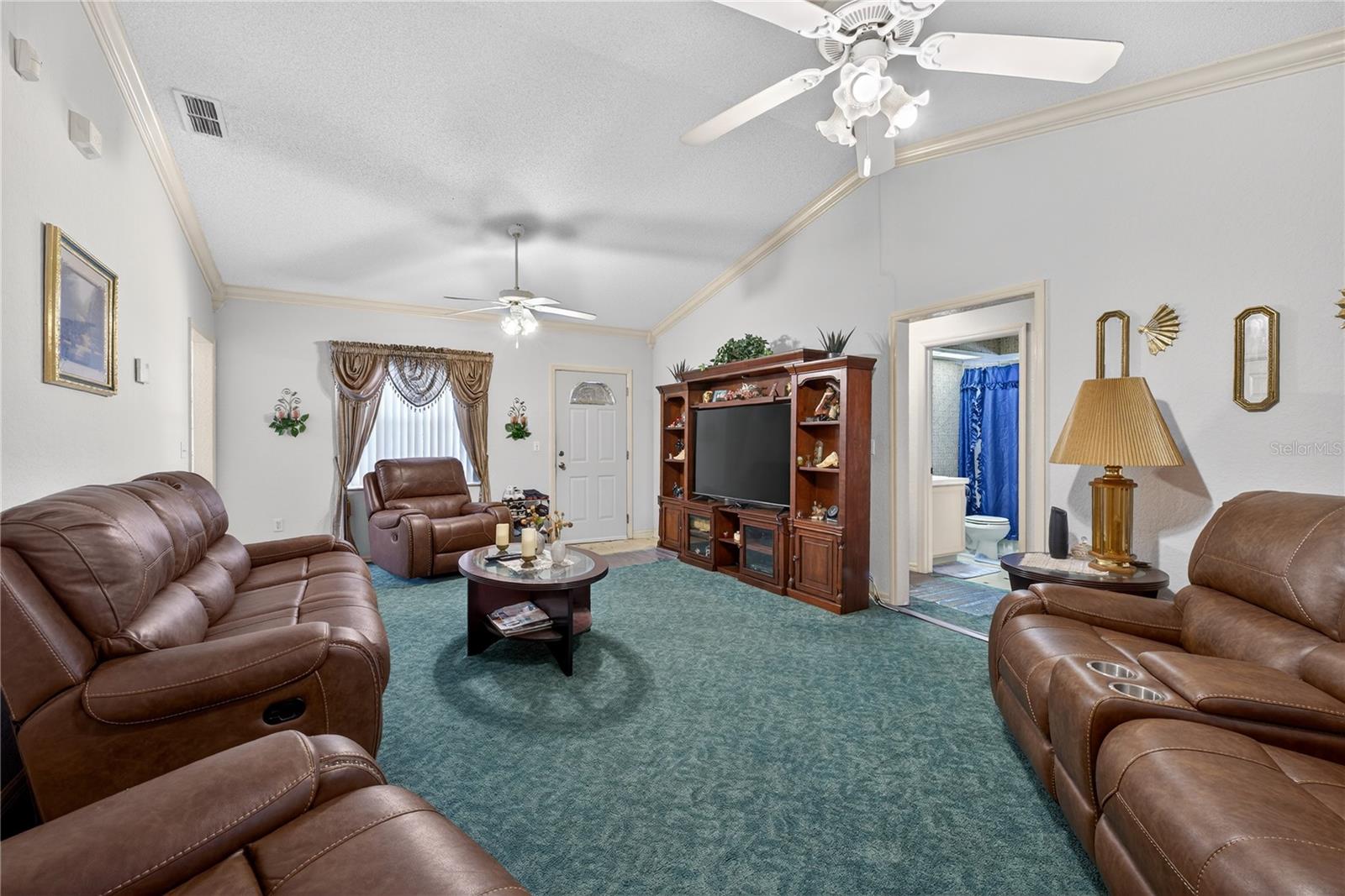 215 DAIRY Rd AUBURNDALE, FL 33823