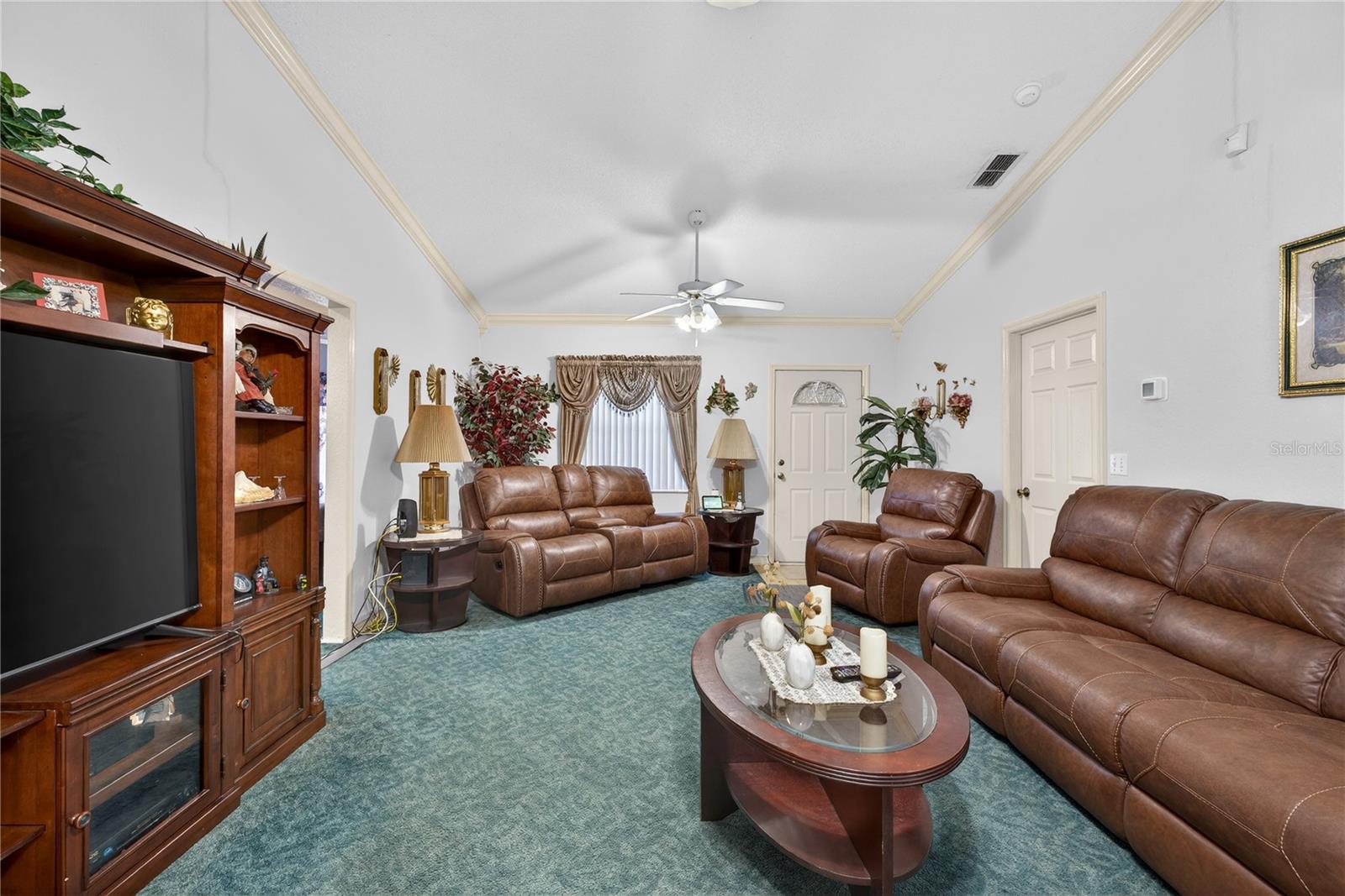 215 DAIRY Rd AUBURNDALE, FL 33823