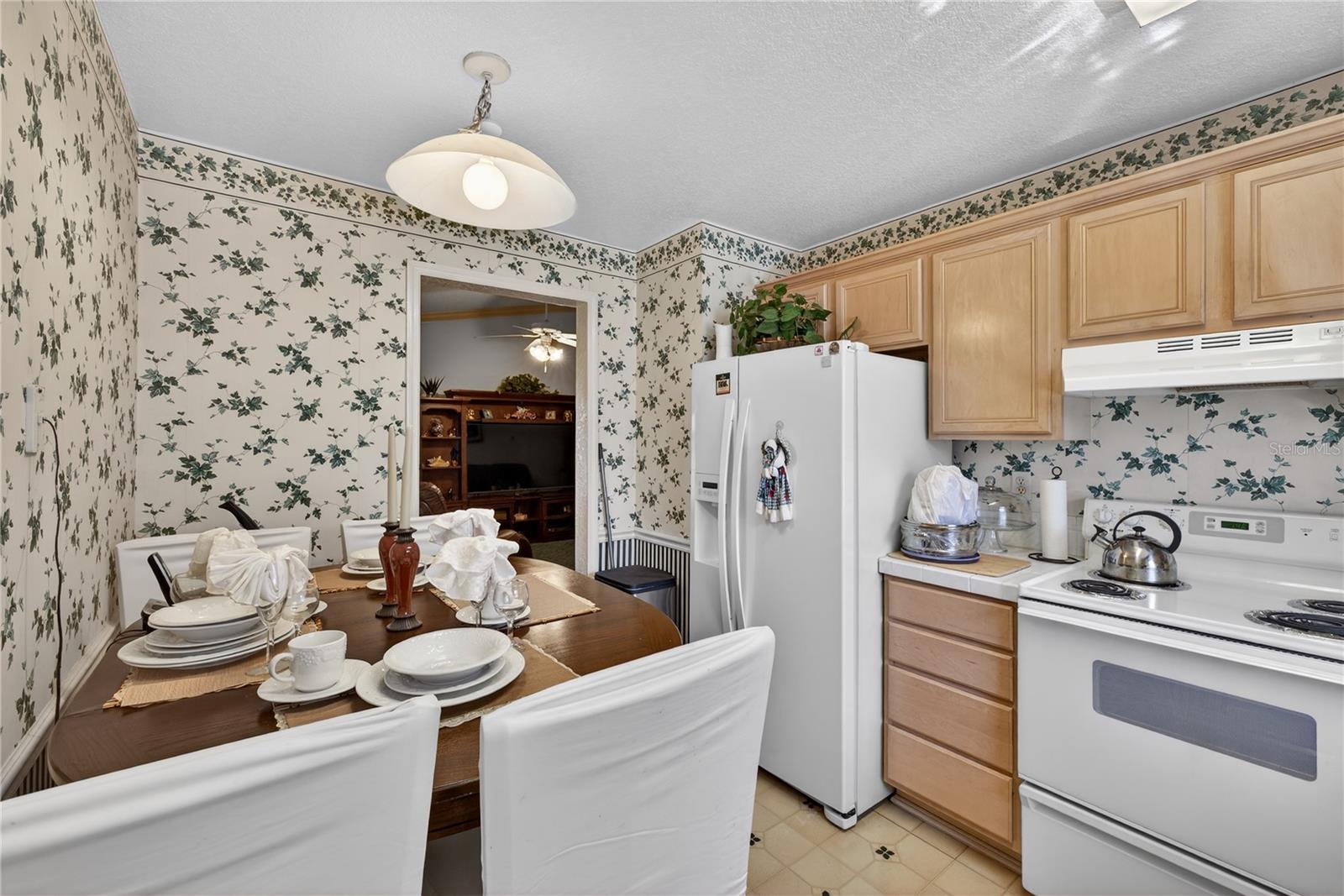 215 DAIRY Rd AUBURNDALE, FL 33823