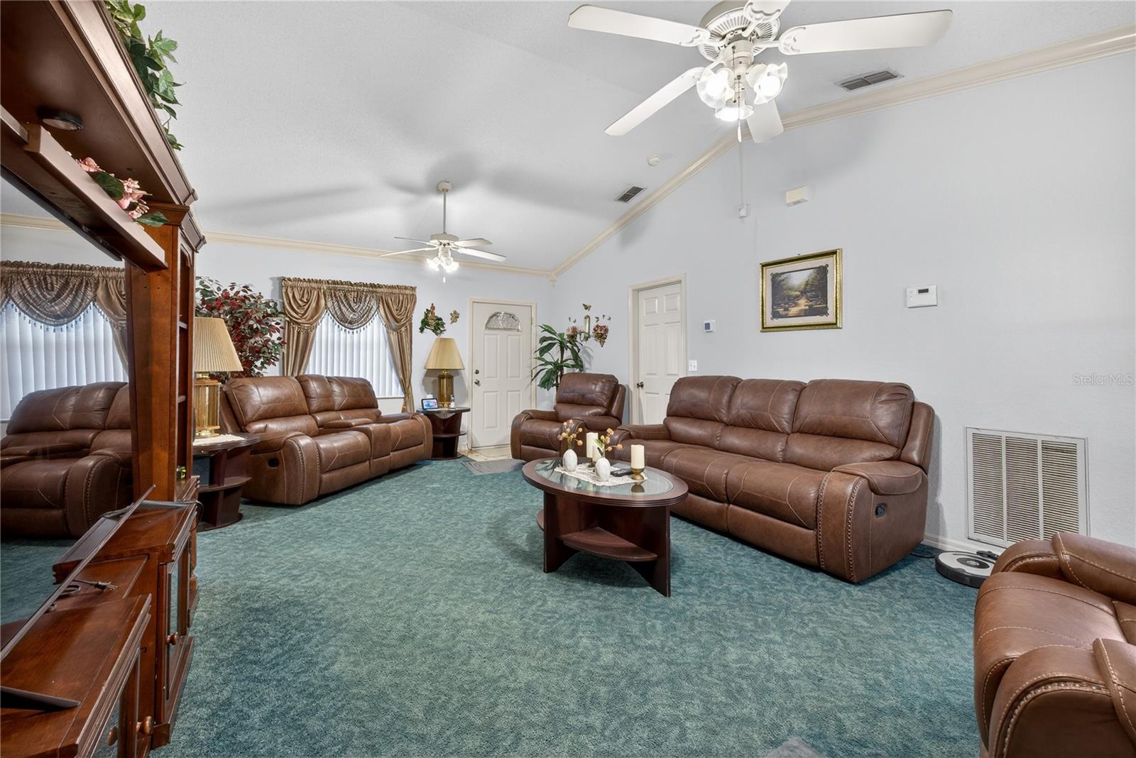 215 DAIRY Rd AUBURNDALE, FL 33823