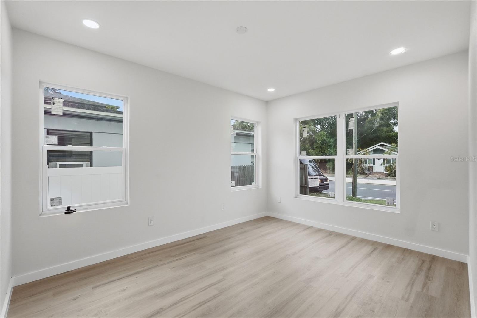 2144 5TH Ave ST PETERSBURG, FL 33713