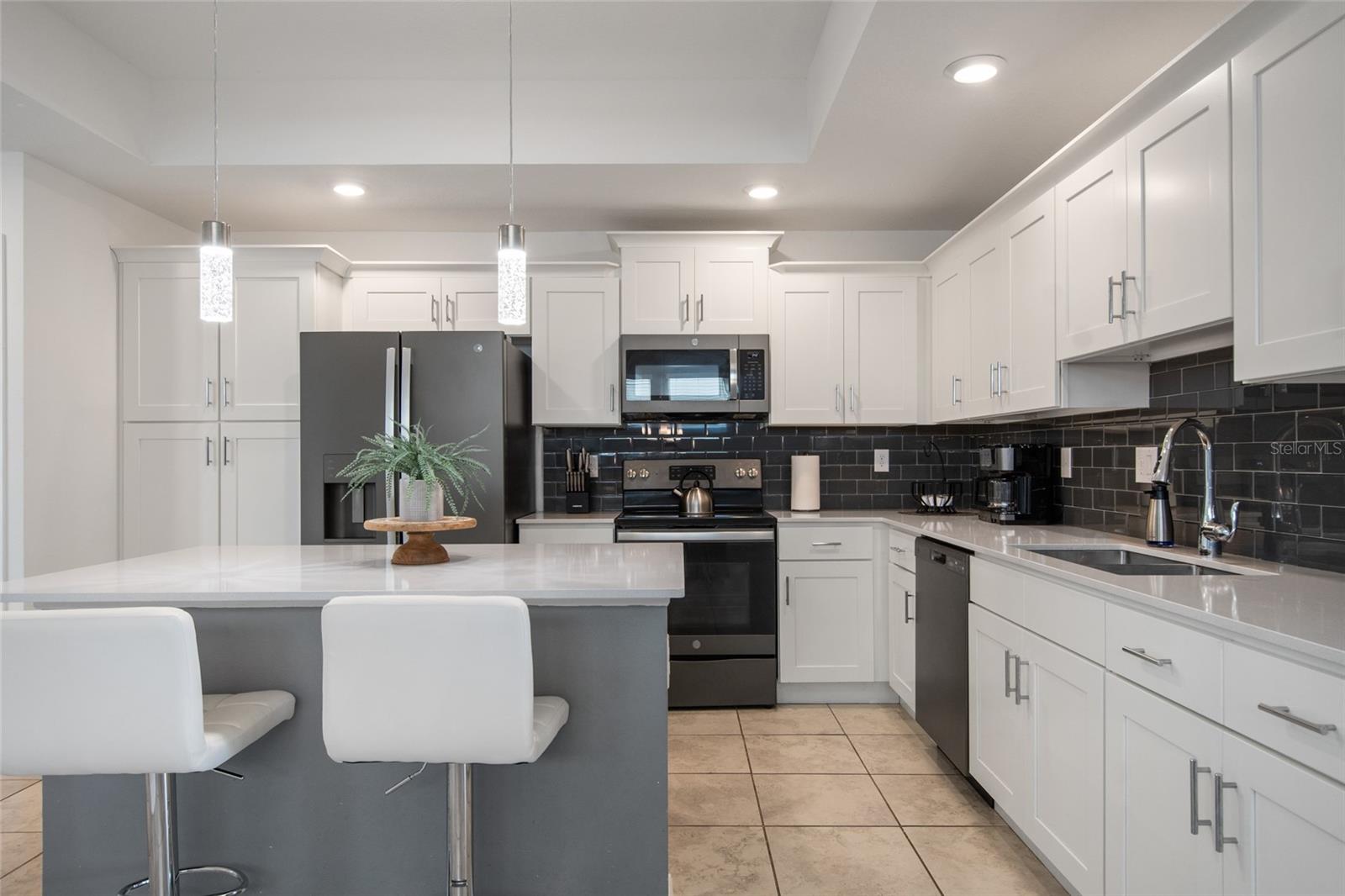 3191 PARADOX Cir #108 KISSIMMEE, FL 34746