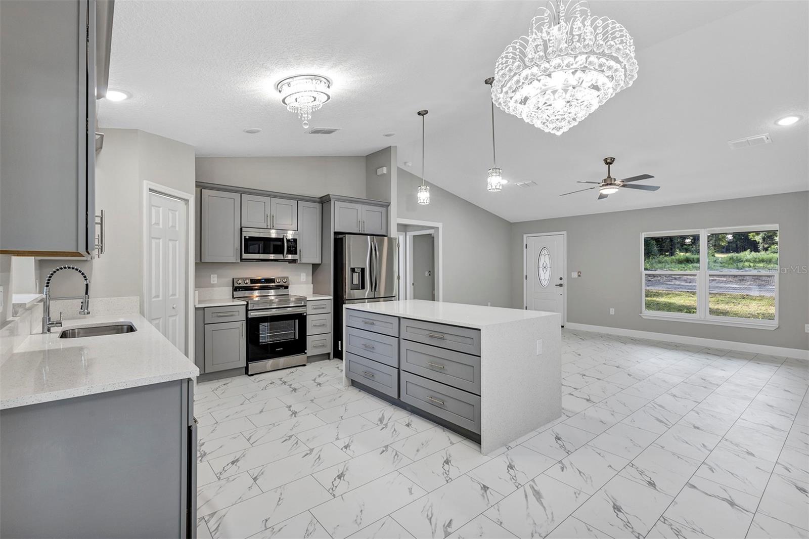 4327 SE 131ST Ln BELLEVIEW, FL 34420