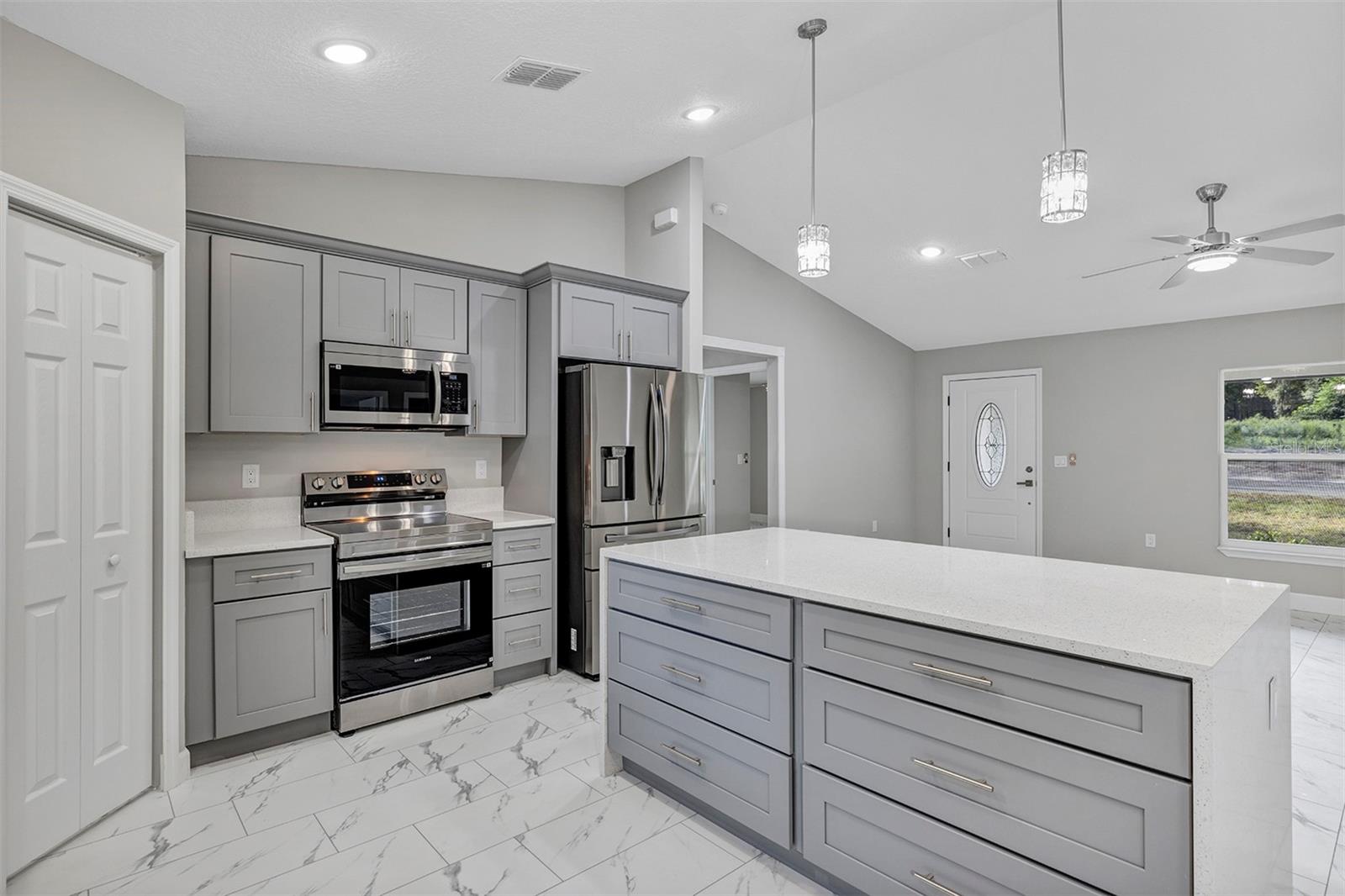 4327 SE 131ST Ln BELLEVIEW, FL 34420