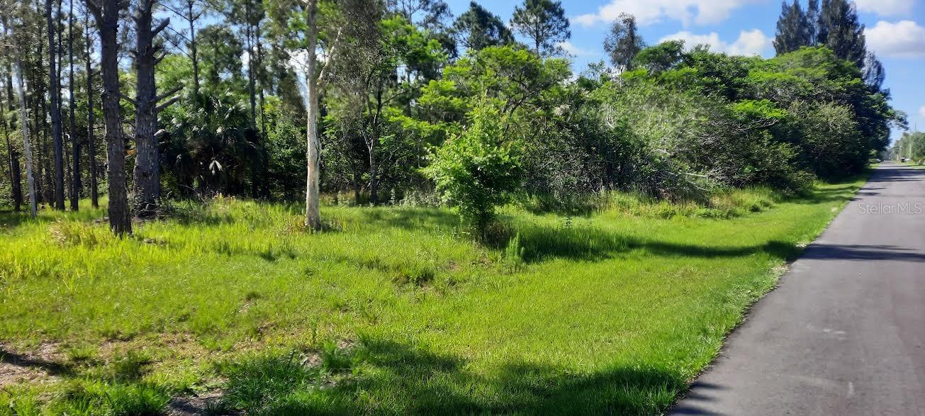 22 LANTANA Dr INDIAN LAKE ESTATES, FL 33855