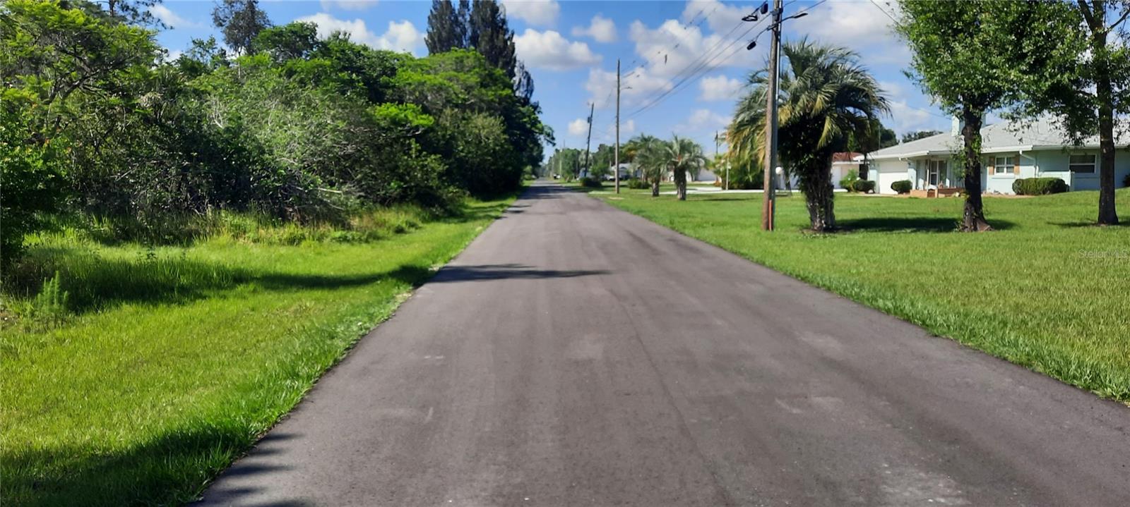 22 LANTANA Dr INDIAN LAKE ESTATES, FL 33855