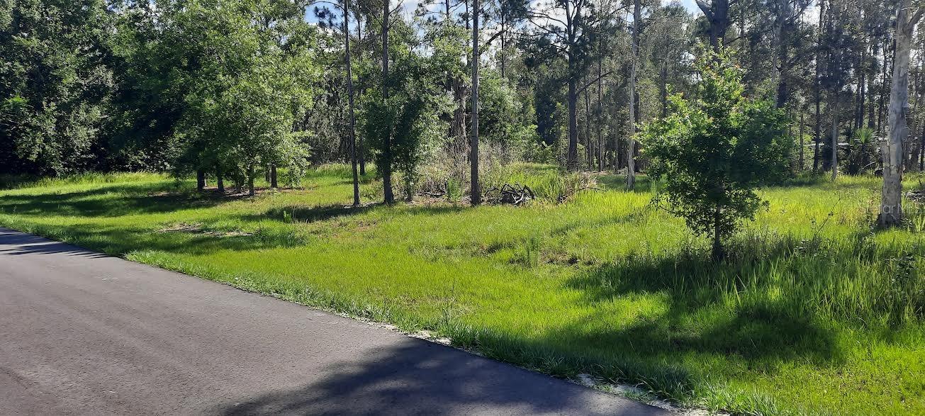 22 LANTANA Dr INDIAN LAKE ESTATES, FL 33855