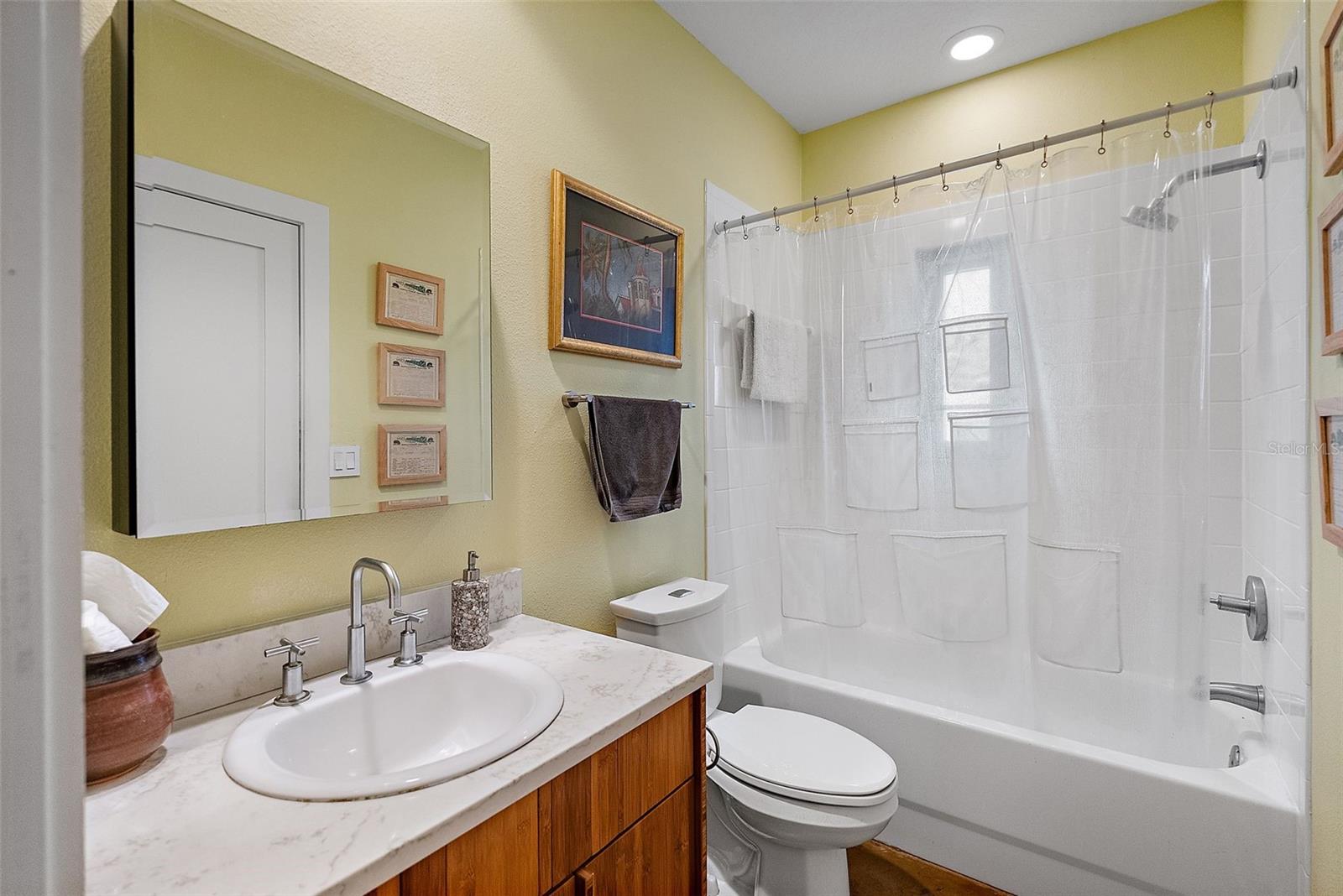 325 5TH Ave #10 ST PETERSBURG, FL 33701