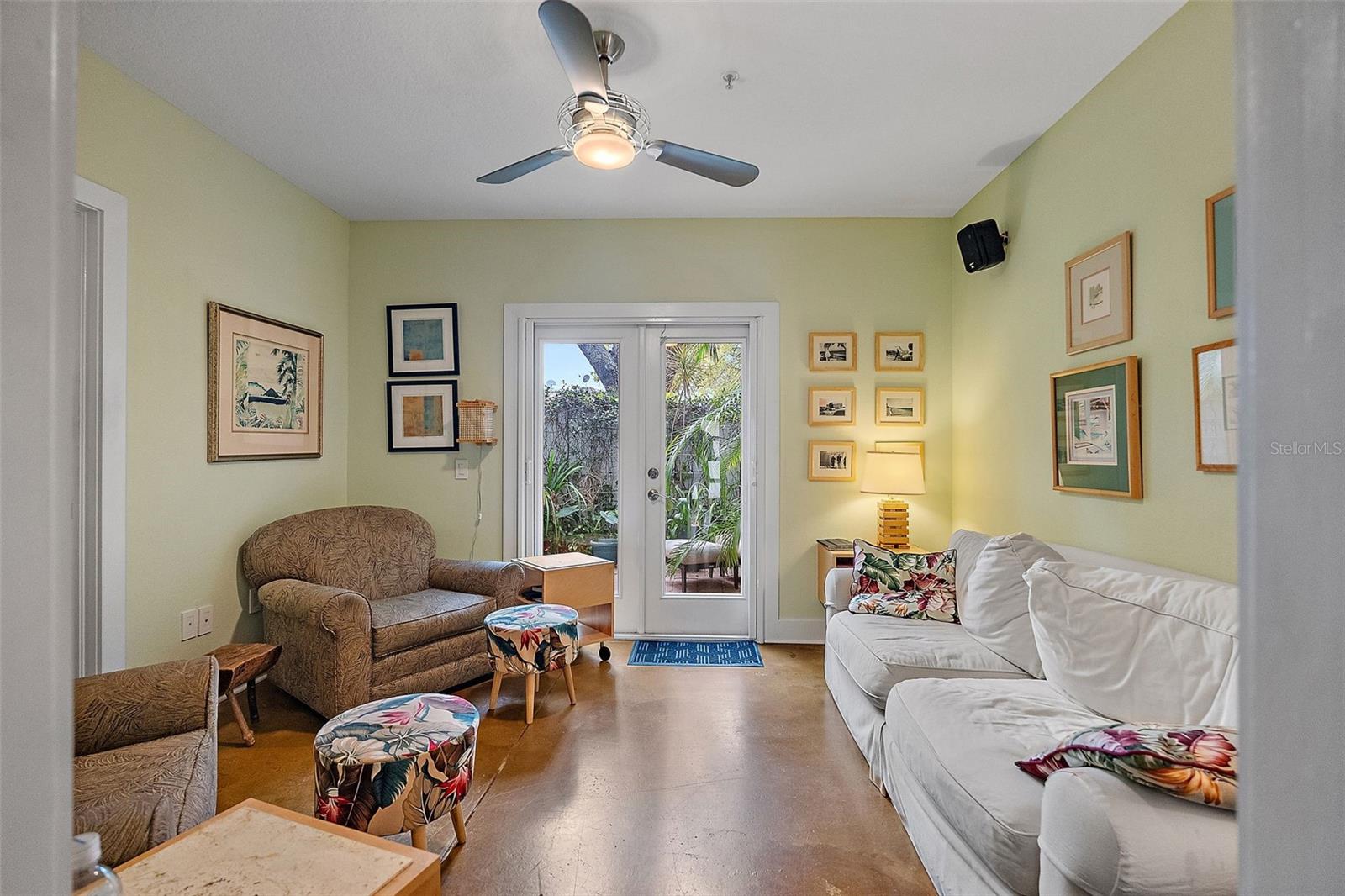 325 5TH Ave #10 ST PETERSBURG, FL 33701