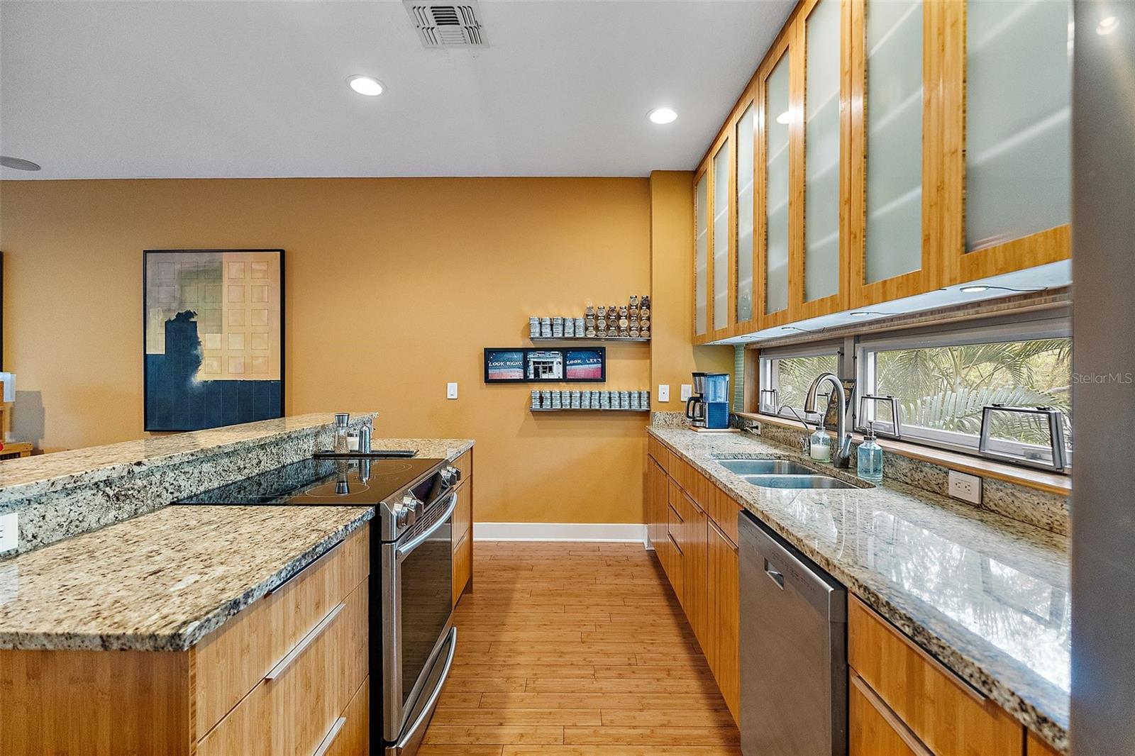 325 5TH Ave #10 ST PETERSBURG, FL 33701