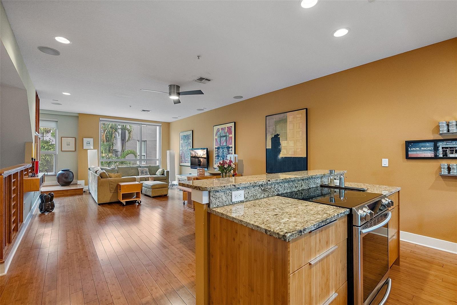 325 5TH Ave #10 ST PETERSBURG, FL 33701